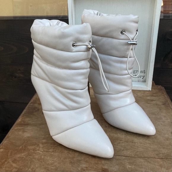 NEW Steve Madden Boots Snow booties heals puffer Cloak size 8 winter white - Picture 2 of 10
